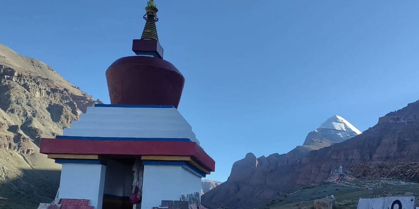 Traveler checking trusted Yatra website for secure and verified Kailash Mansarovar tour booking online