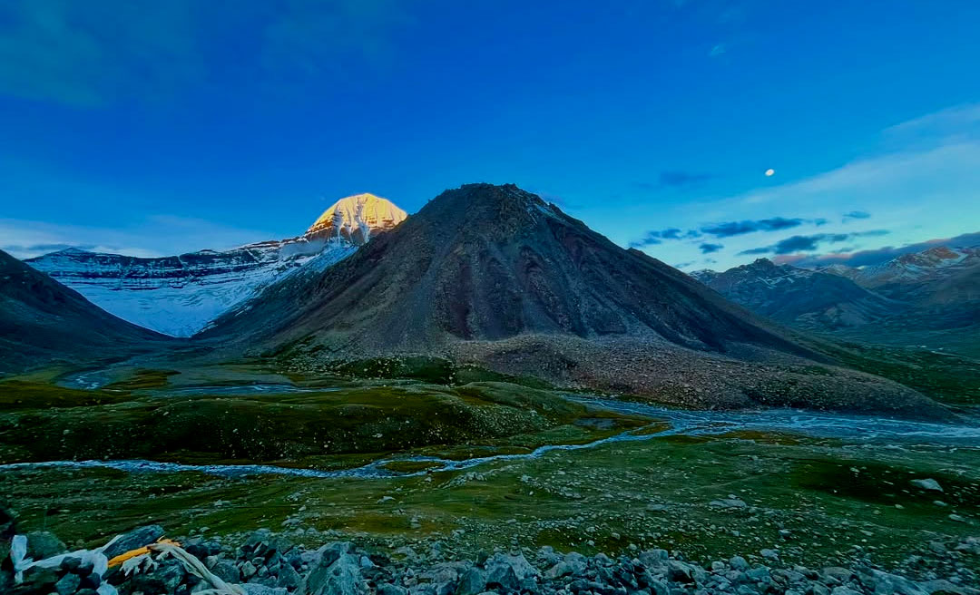 Devotees sharing real spiritual experiences during their sacred journey to Mount Kailash and Kailash Mansarovar Yatra