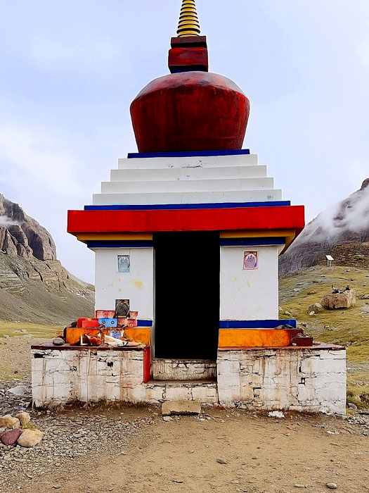 Yam Dwar image showing the sacred entrance gate to Mount Kailash Parikrama in Tibet