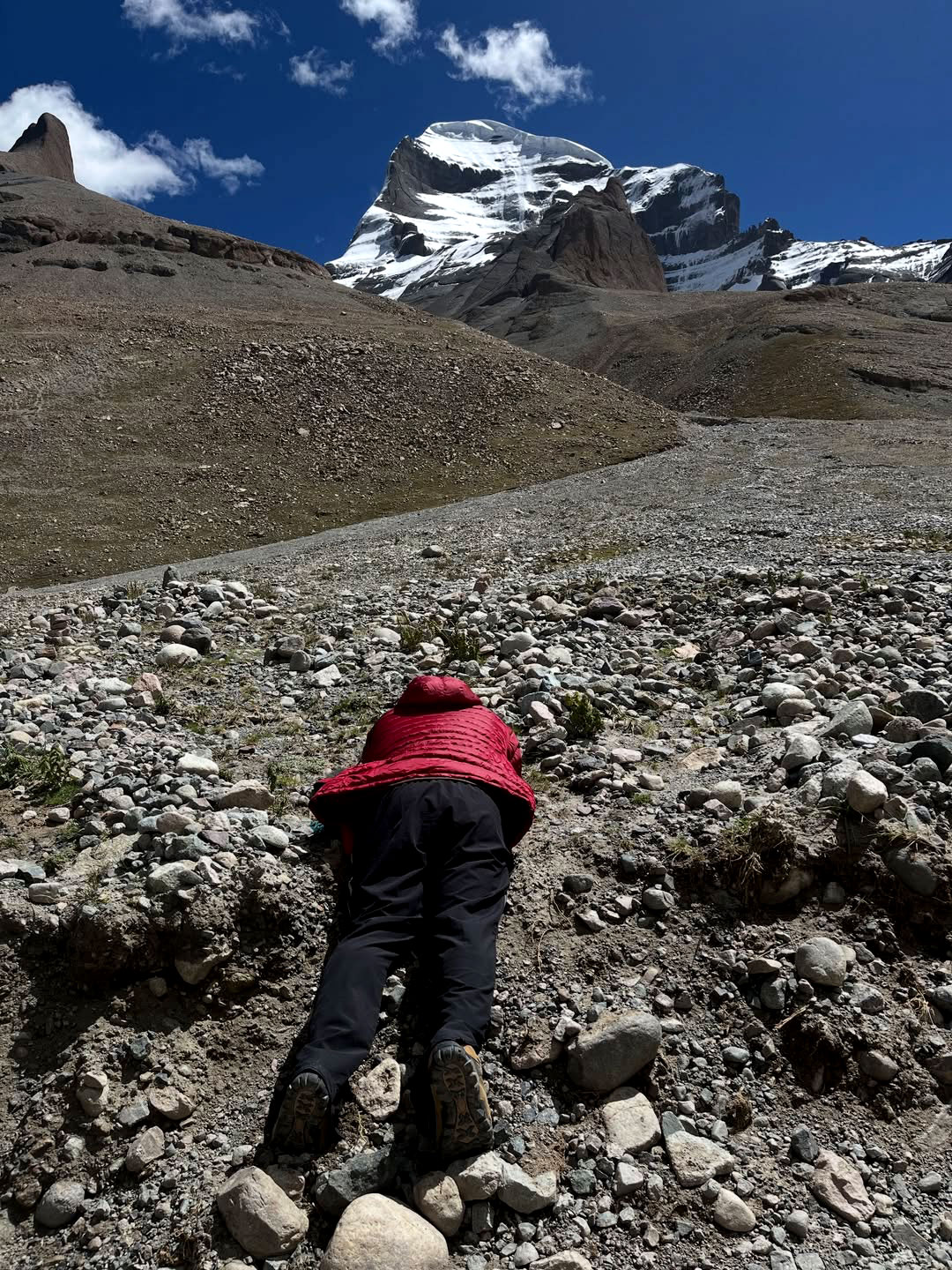 Mount Kailash and Lake Mansarovar symbolizing the spiritual importance of Kailash Mansarovar in Hinduism, Buddhism, Jainism, and Bon traditions